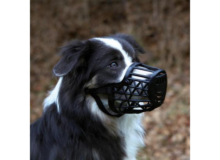 Намордник Trixie Muzzle для собак пластиковый XL, обхват морды 31 см (17606)